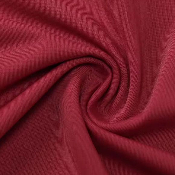 NWT - Halter Top Red Crop Top - Large Red - Y2K - Party - Style NEW - Picture 6 of 7